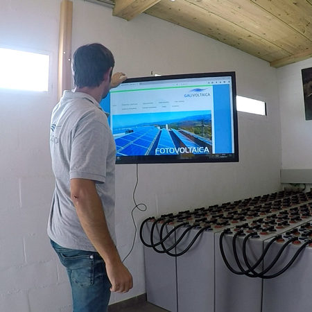 Baterias energía solar granja Galicia