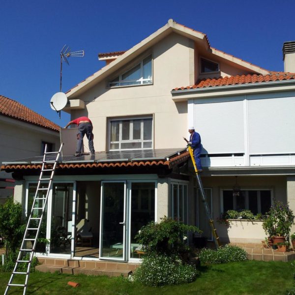 porche solar Instalación placas solares autoconsumo Santiago